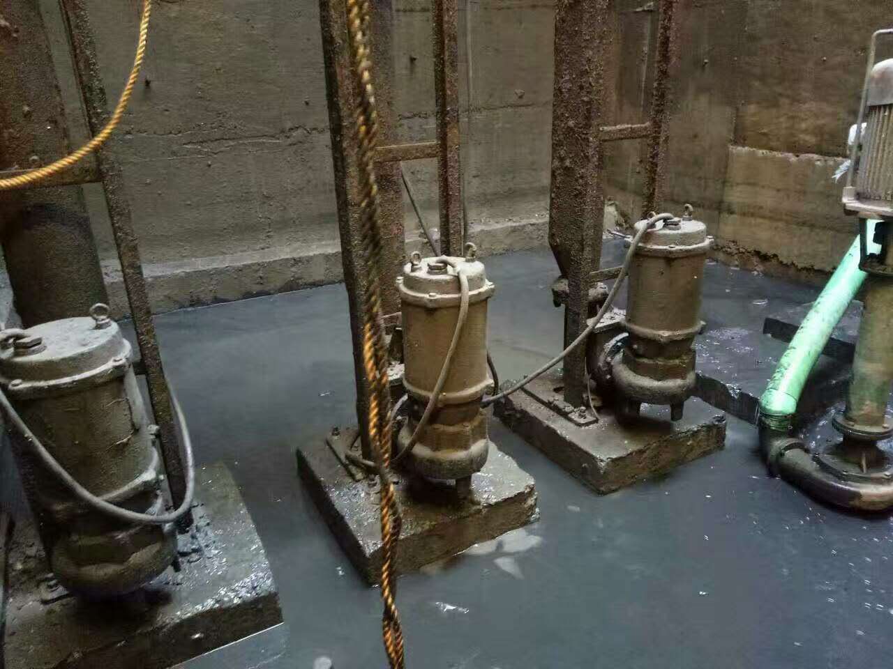 洛浦污水池清理