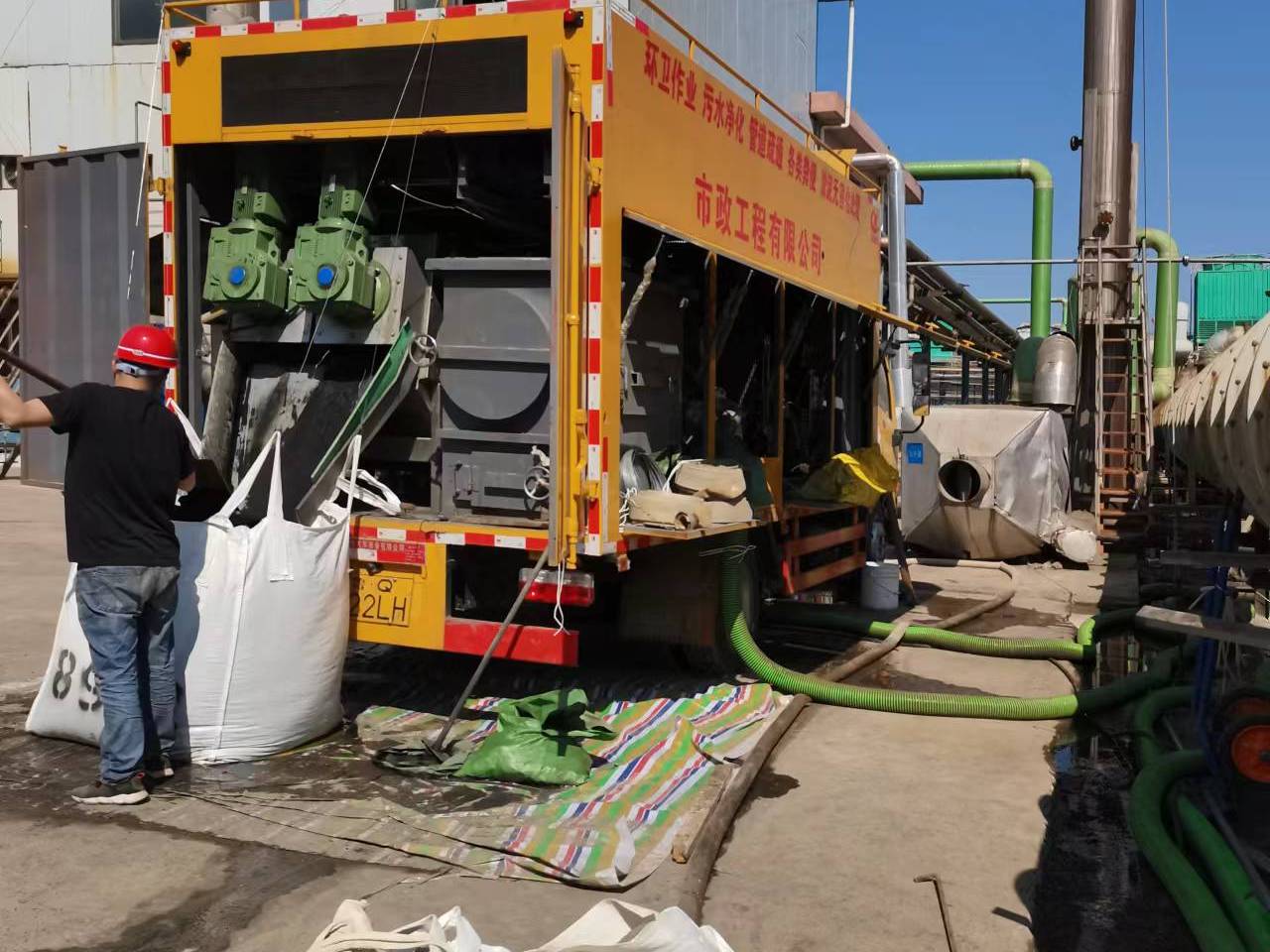 洛浦淤泥压干处理